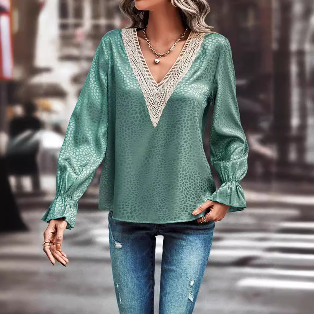 Merielle | Satijnen blouse met luipaardmotief - lange lantaarnmouwen, elegante losvallende top