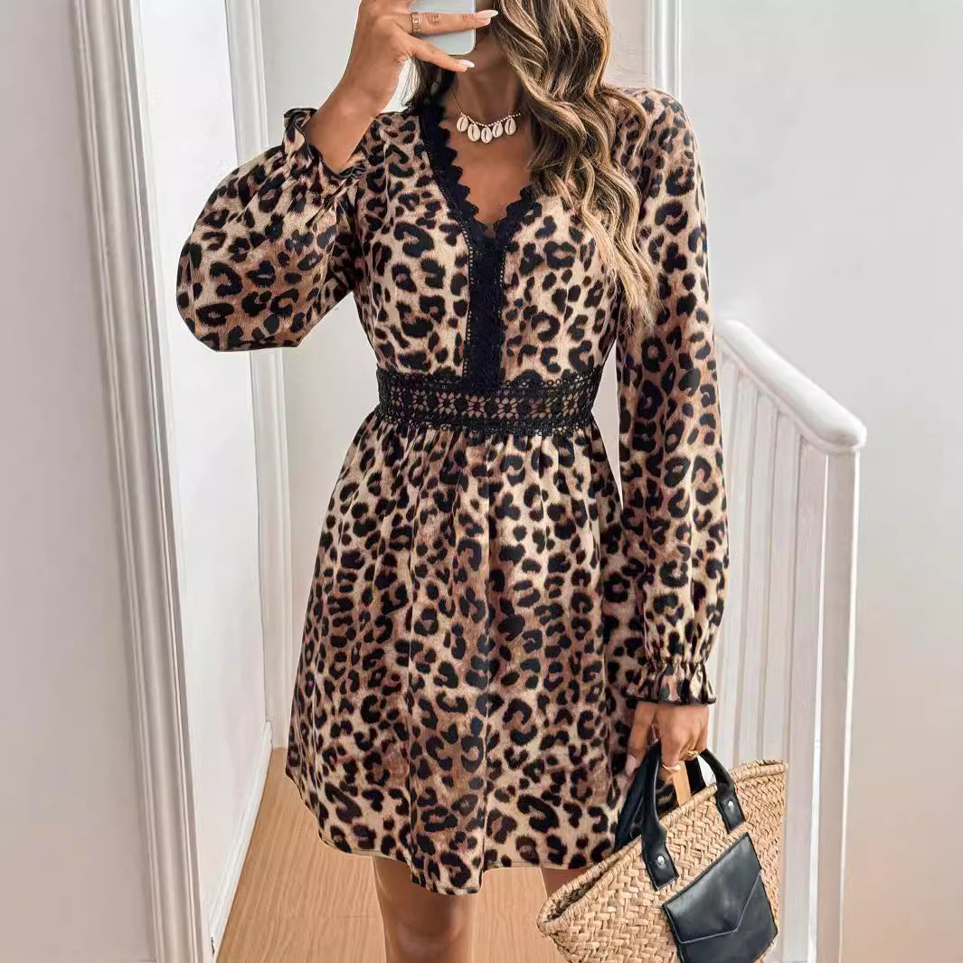 Petruna | Luipaardprint jurk met V-hals en kanten rand - Elegante Midi zomerjurk voor dames