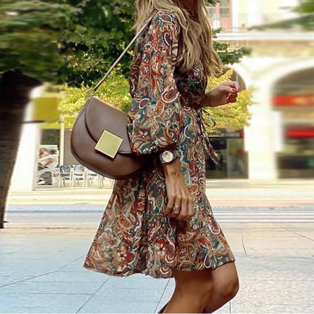 Ismena | Elegante mini jurk met paisleyprint - V-hals, lange bisschopsmouwen