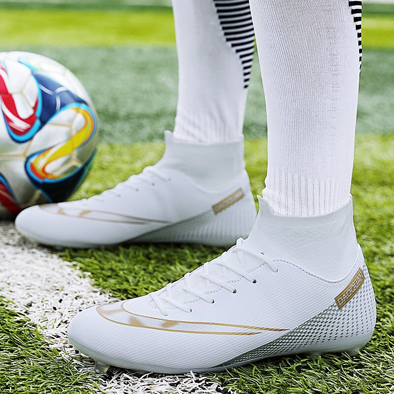 GripStrike | Heren Voetbalschoenen Hoge Enkel - Ademende Outdoor Voetbalschoenen, Antislip Turf Trainers
