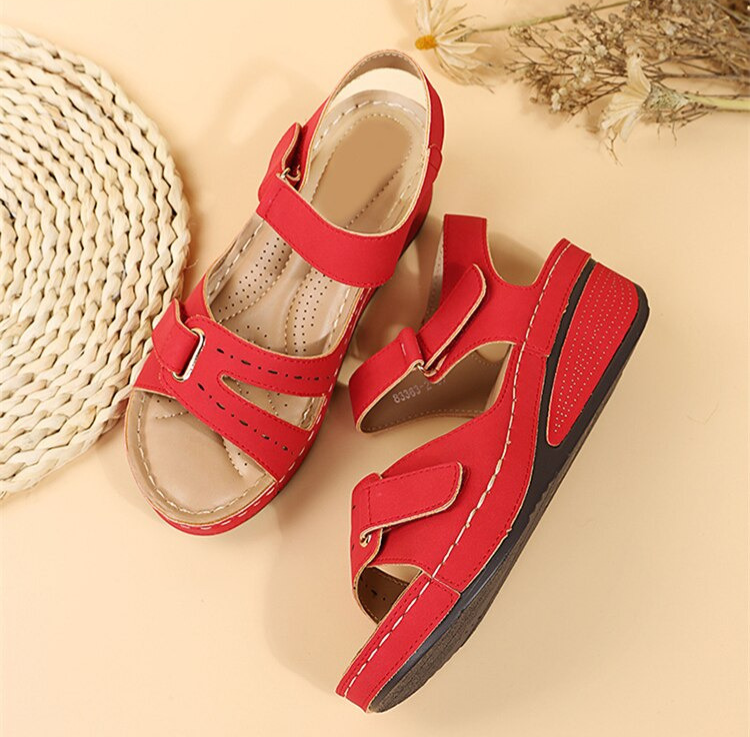 EzyStep | Retro Orthopedische Sandalen met Zachte Sleehak & Klittenbandsluiting