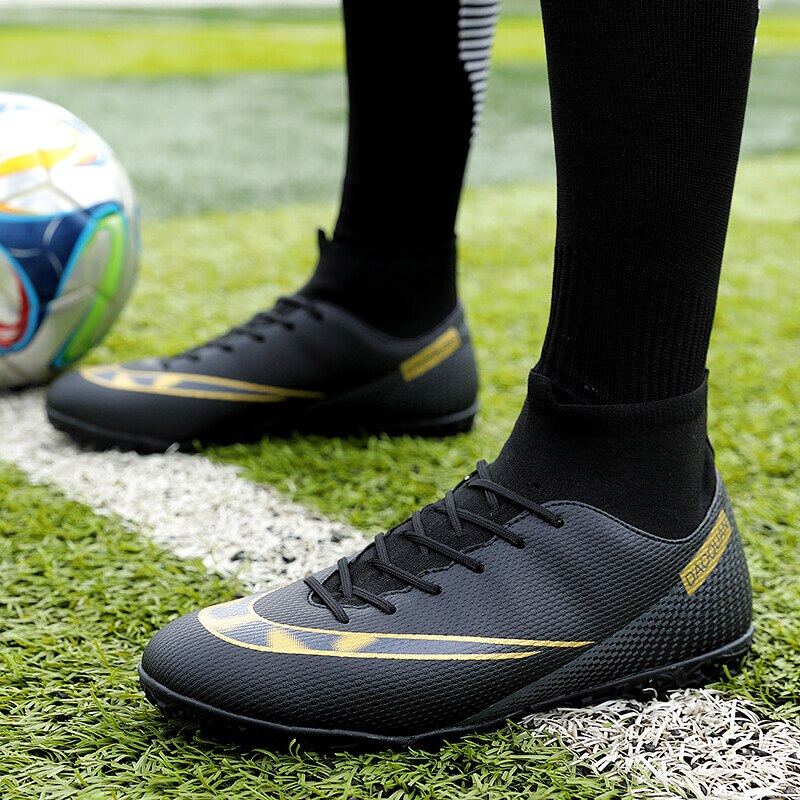 GripStrike | Heren Voetbalschoenen Hoge Enkel - Ademende Outdoor Voetbalschoenen, Antislip Turf Trainers