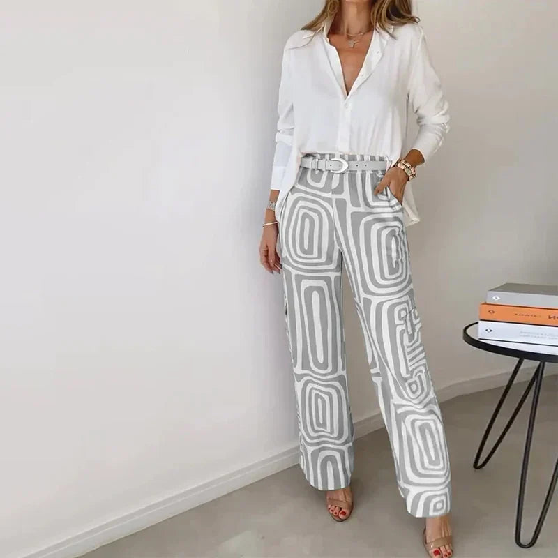 Taerisse | Elegante damesoutfit - wit overhemd met lange mouwen en wijde broek met beige geometrische print