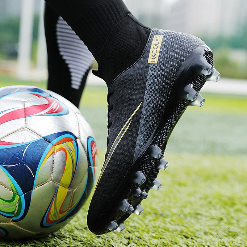 GripStrike | Heren Voetbalschoenen Hoge Enkel - Ademende Outdoor Voetbalschoenen, Antislip Turf Trainers