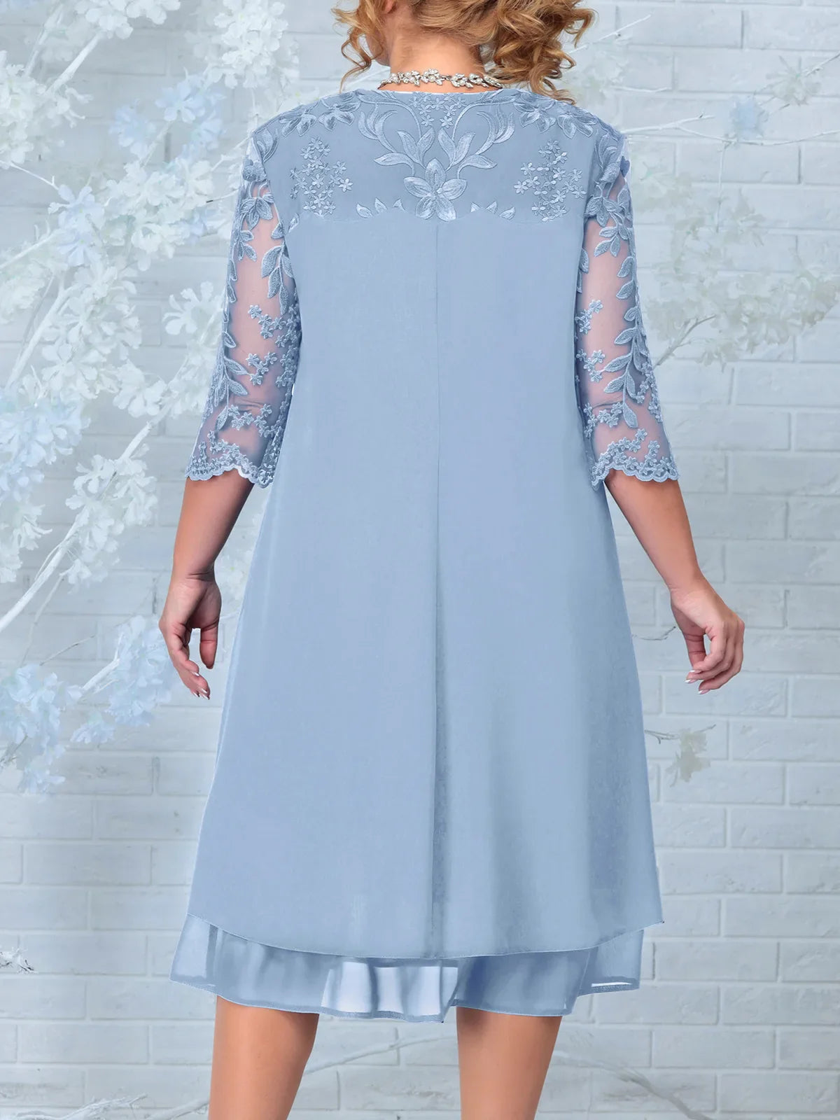 Talina | Geborduurde Midi Avondjurk Plus Size - Halve Mouwen van Mesh, Bloemig Kantdetail