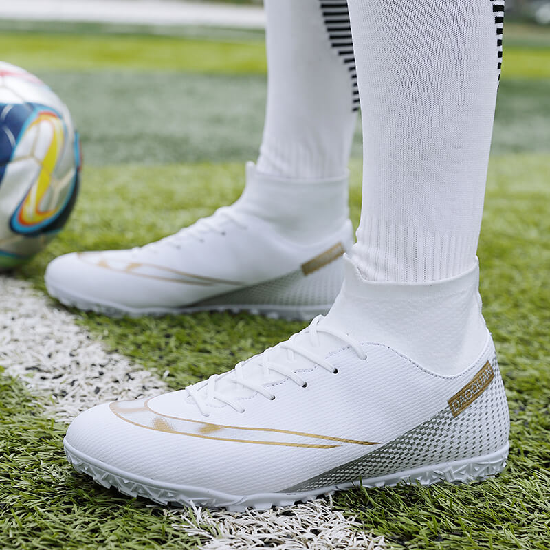 GripStrike | Heren Voetbalschoenen Hoge Enkel - Ademende Outdoor Voetbalschoenen, Antislip Turf Trainers