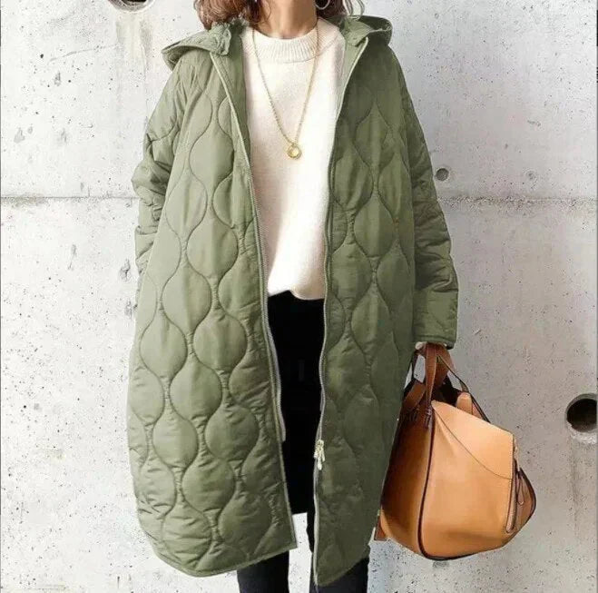 Xanthippe | Oversized gewatteerde damesjas met capuchon en doorlopende ritssluiting – Lang winterjack