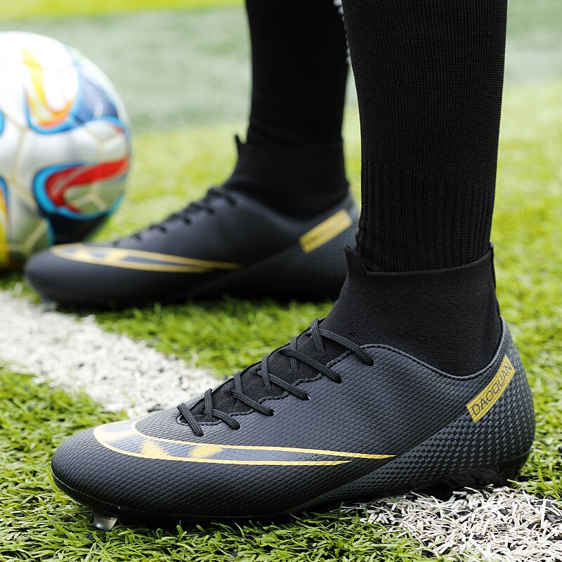 GripStrike | Heren Voetbalschoenen Hoge Enkel - Ademende Outdoor Voetbalschoenen, Antislip Turf Trainers