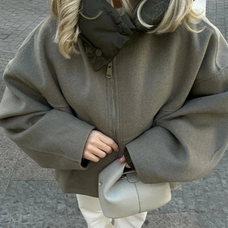 Avelle | Oversized cropped jas voor dames met warme capuchon, wolmix, casual winterjas