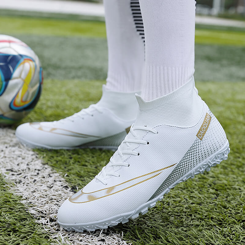 GripStrike | Heren Voetbalschoenen Hoge Enkel - Ademende Outdoor Voetbalschoenen, Antislip Turf Trainers