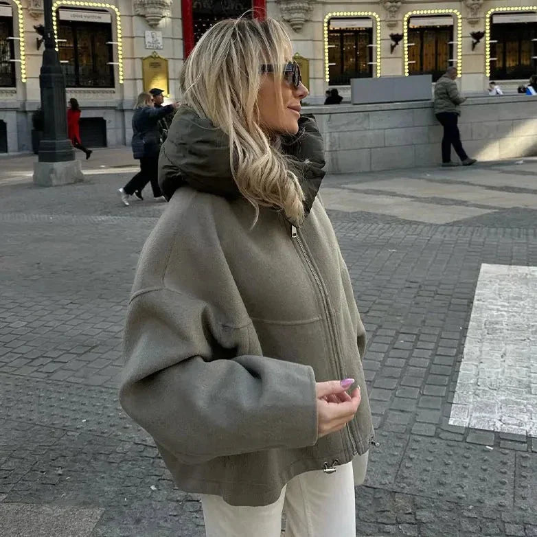 Avelle | Oversized cropped jas voor dames met warme capuchon, wolmix, casual winterjas