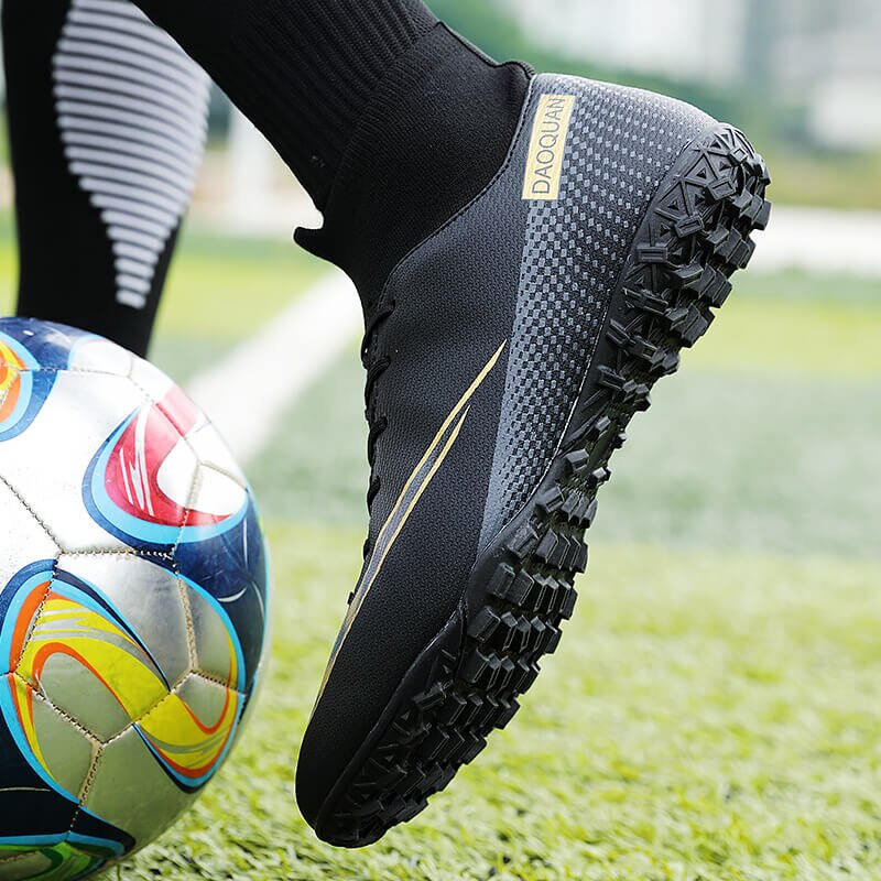 GripStrike | Heren Voetbalschoenen Hoge Enkel - Ademende Outdoor Voetbalschoenen, Antislip Turf Trainers