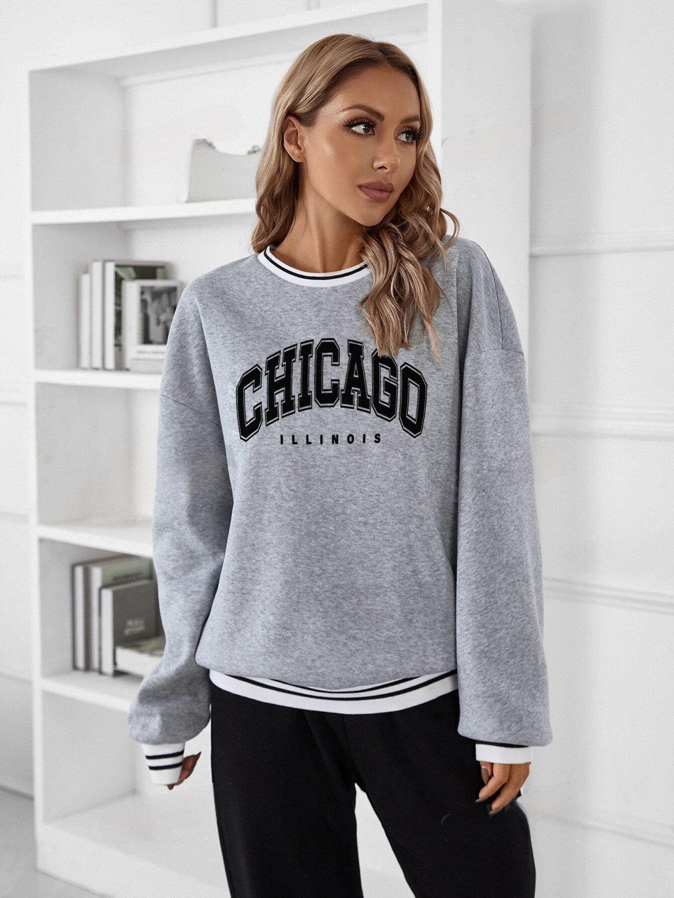 Asala |  Gestreepte manchetten en hals met tekst Sweatshirt – Casual oversized trui