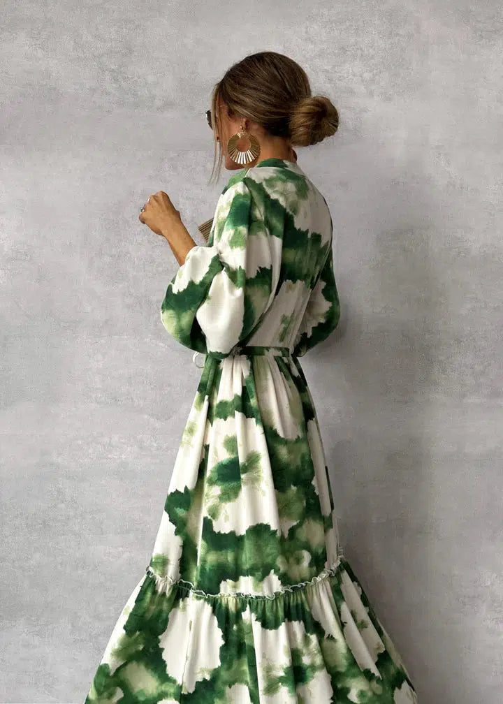 Lyka | Elegante groene maxi-jurk – lange mouwen, V-hals, soepelvallend, formele avondjurk