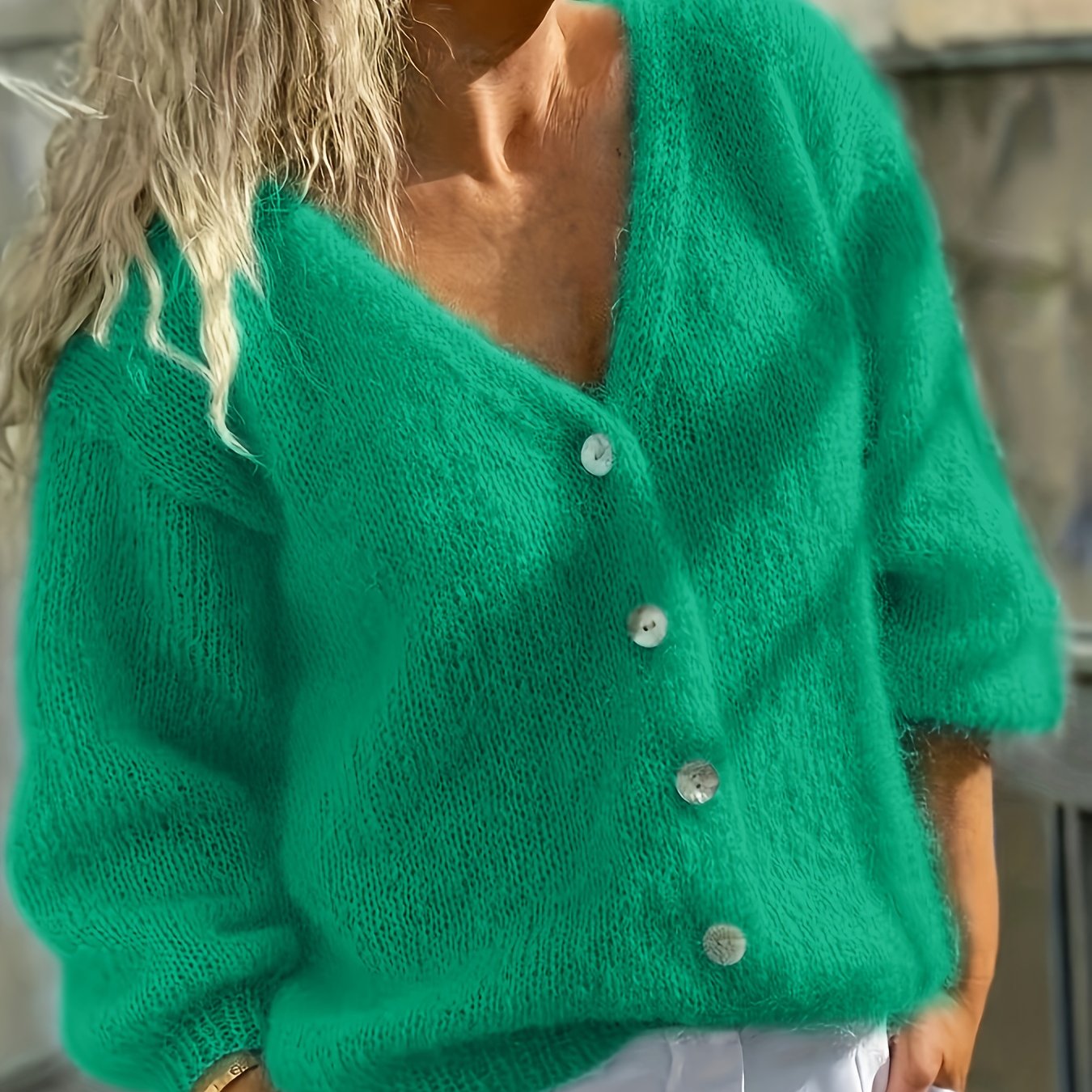 Ulrikka | Zachte gebreide vest voor dames – Losvallend jasje met knopen en V-hals voor casual kleding