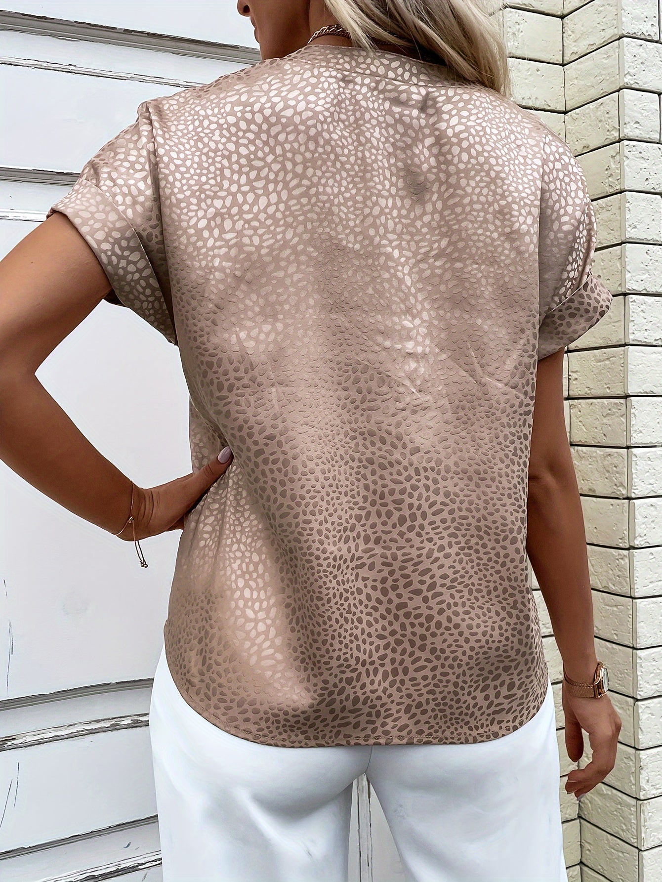 Brynhild  | Blouse met luipaardprint voor dames - Elegante Batwing Top met korte mouwen