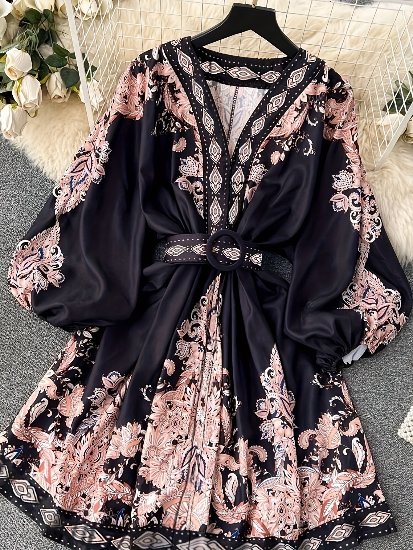 Florica | Vintage bloemenprint jurk met V-hals - Lantaarnmouwen, A-lijn met ceintuur