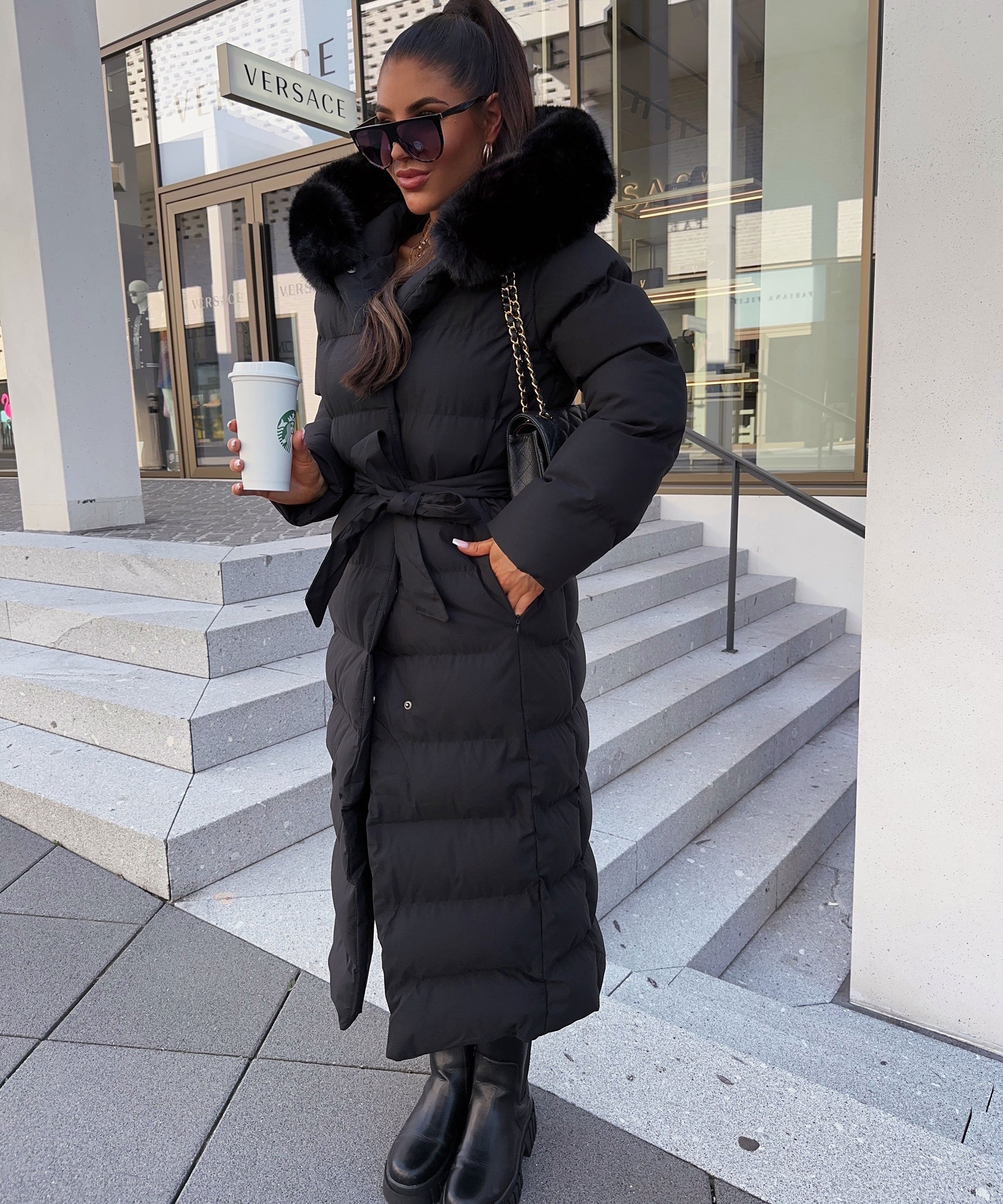 Gitte | Zwarte parka met capuchon voor dames – Waterdichte winterjas voor buiten en casual kleding