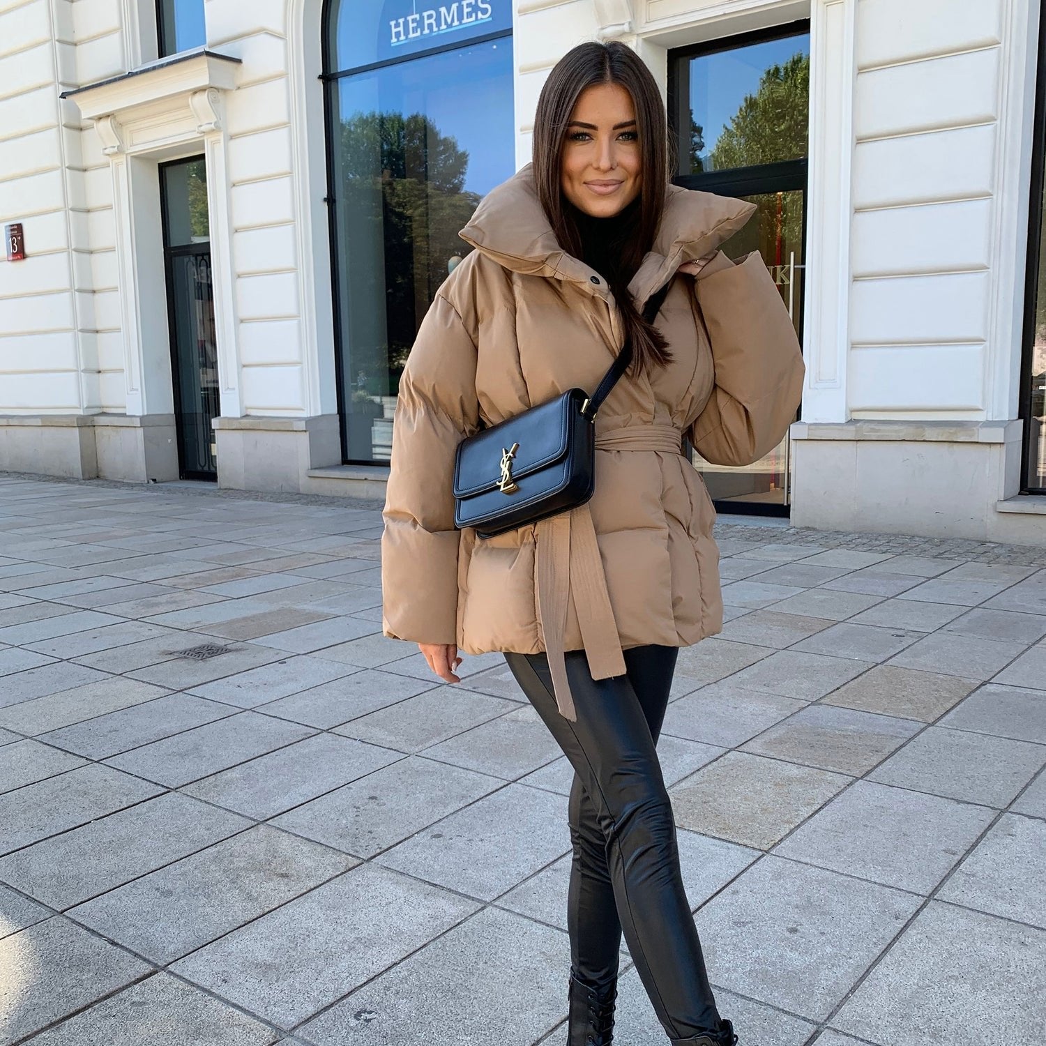 Madelief | Chique pufferjas met strikceintuur, pofmouwen, moderne pasvorm, comfortabele jas