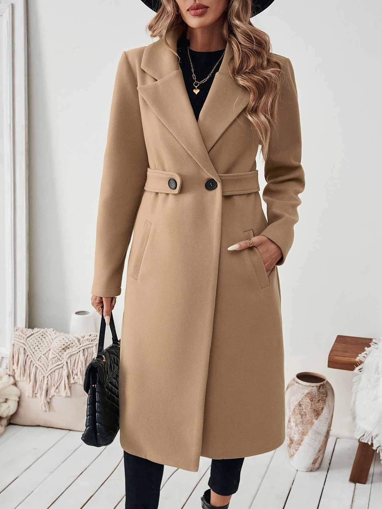 Veyrissa | Elegante lange damesjas – verstelbare riem, asymmetrische zoom, reverskraag