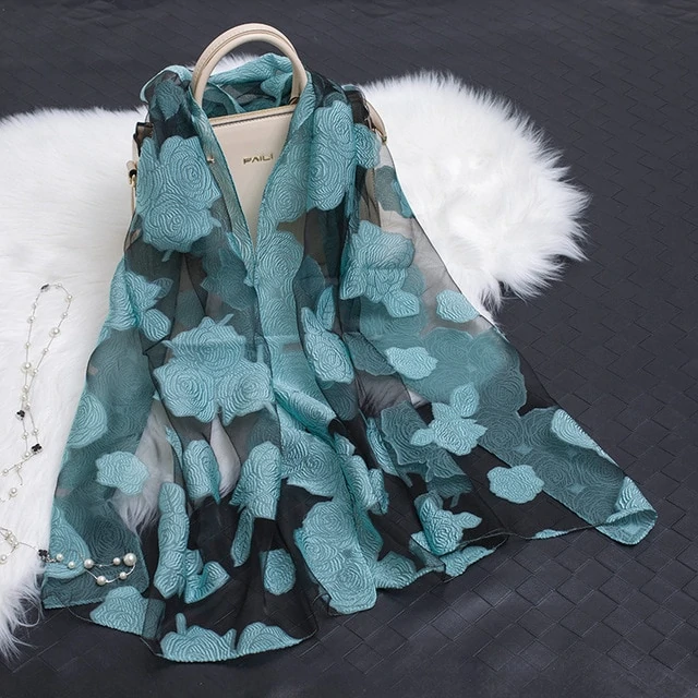 SilkPetalia | Zijden Vrouwen Sjaal met Gesneden Bloem Hol Ontwerp - Lichtgewicht, Elegant, Zacht
