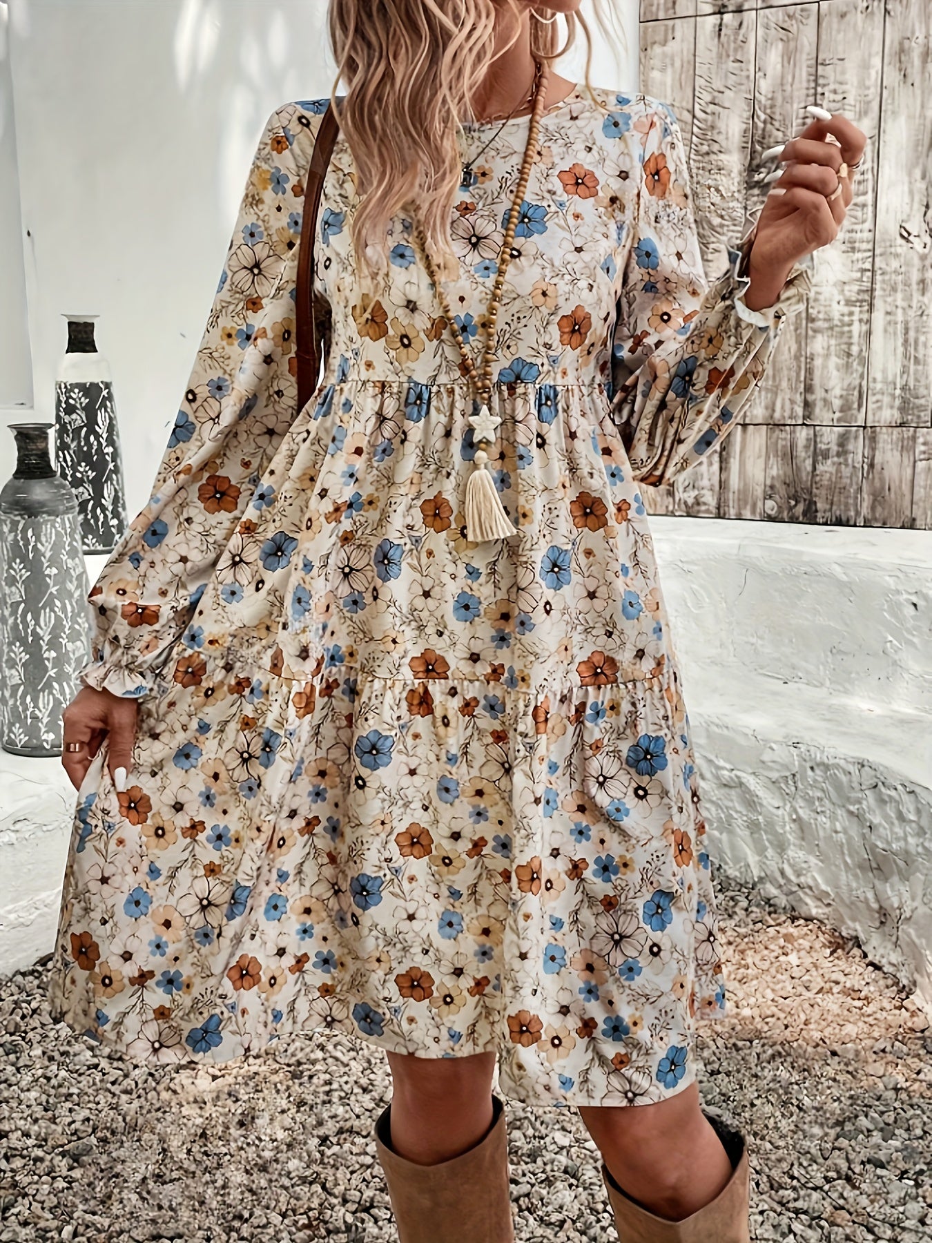 Alida | Damesjurk met bloemenprint en losse zoom en mouwen - Casual Vakantiejurk