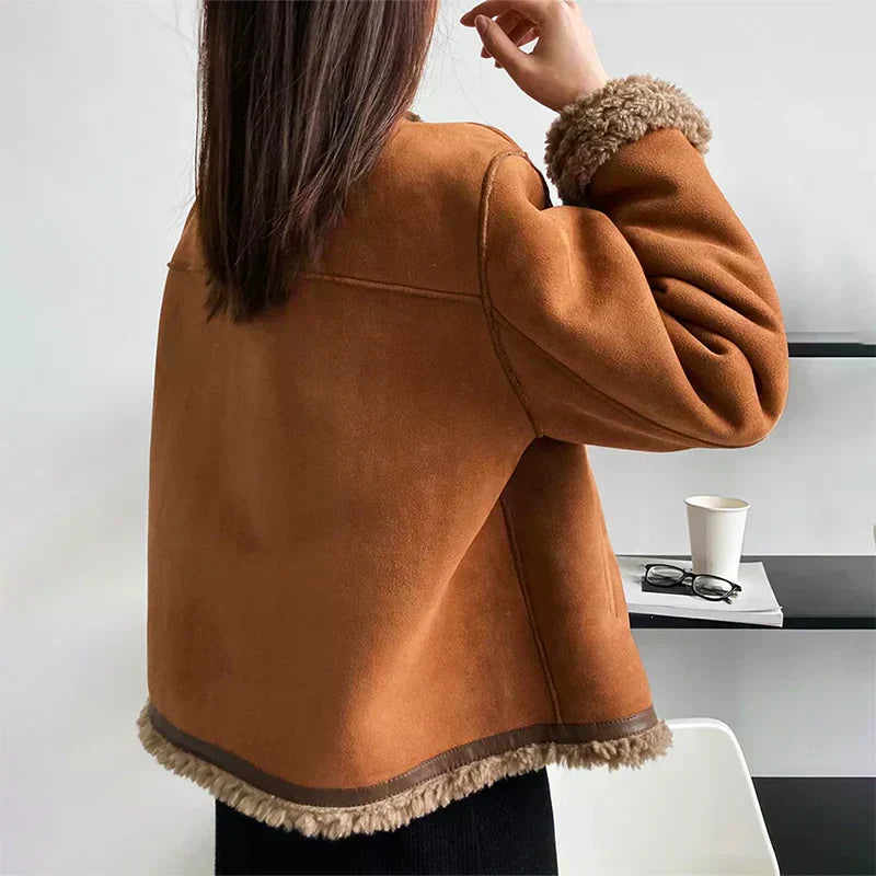 Sissel | Elegante bruine winterjas met knoopsluiting aan de voorkant, vintage-geïnspireerde details