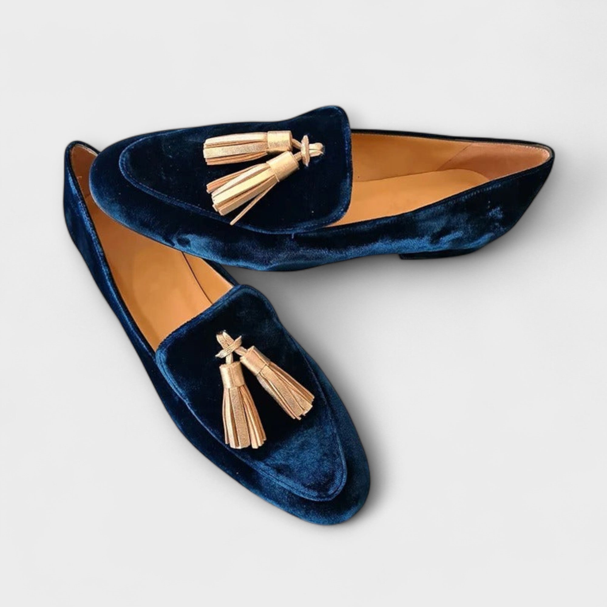 Velletto | Fluwelen loafers voor dames – Retro elegante instapschoenen met klassieke kwastjes