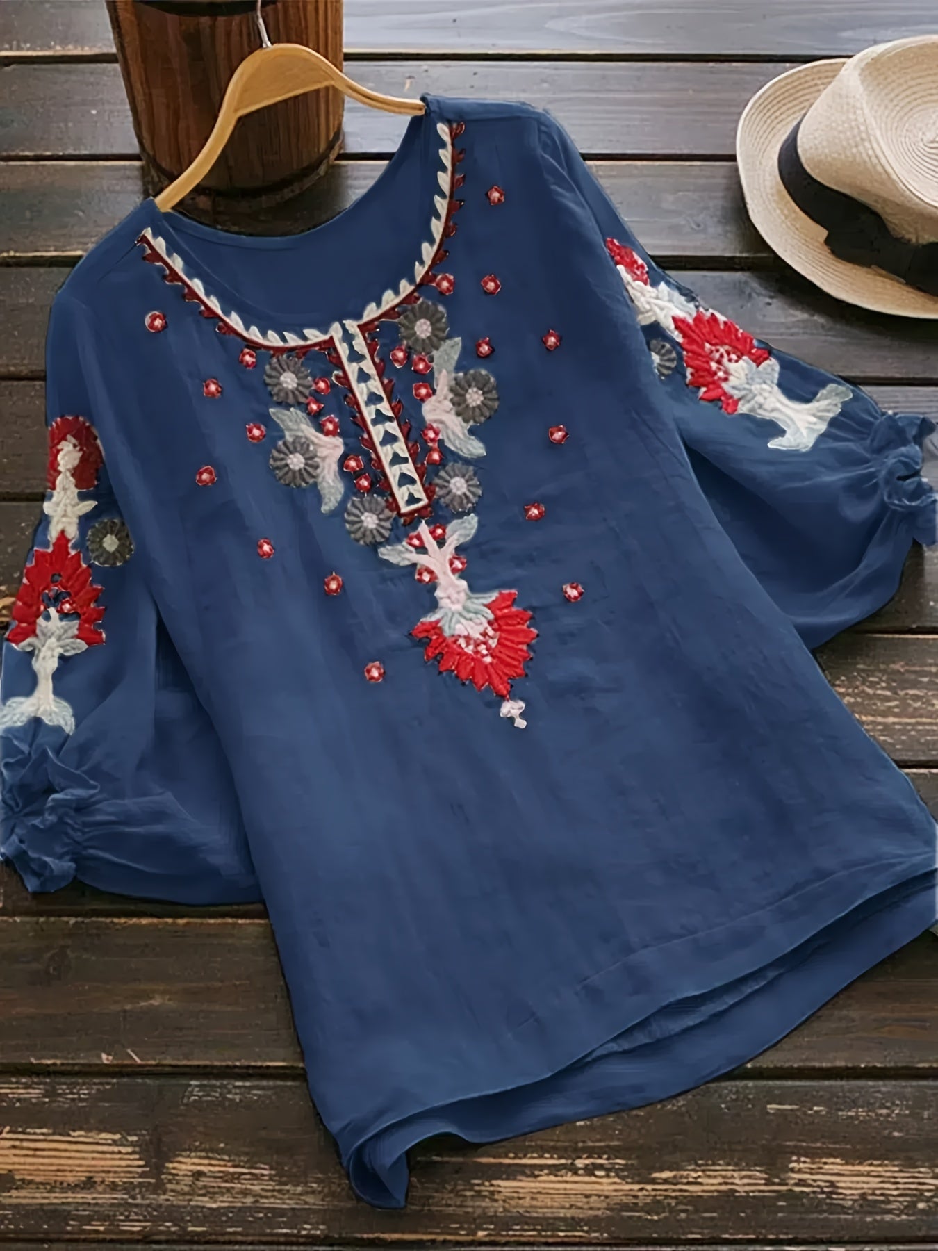 Slavenka | Geborduurde Bloemenblouse - Plus Size, Casual Korte Mouw