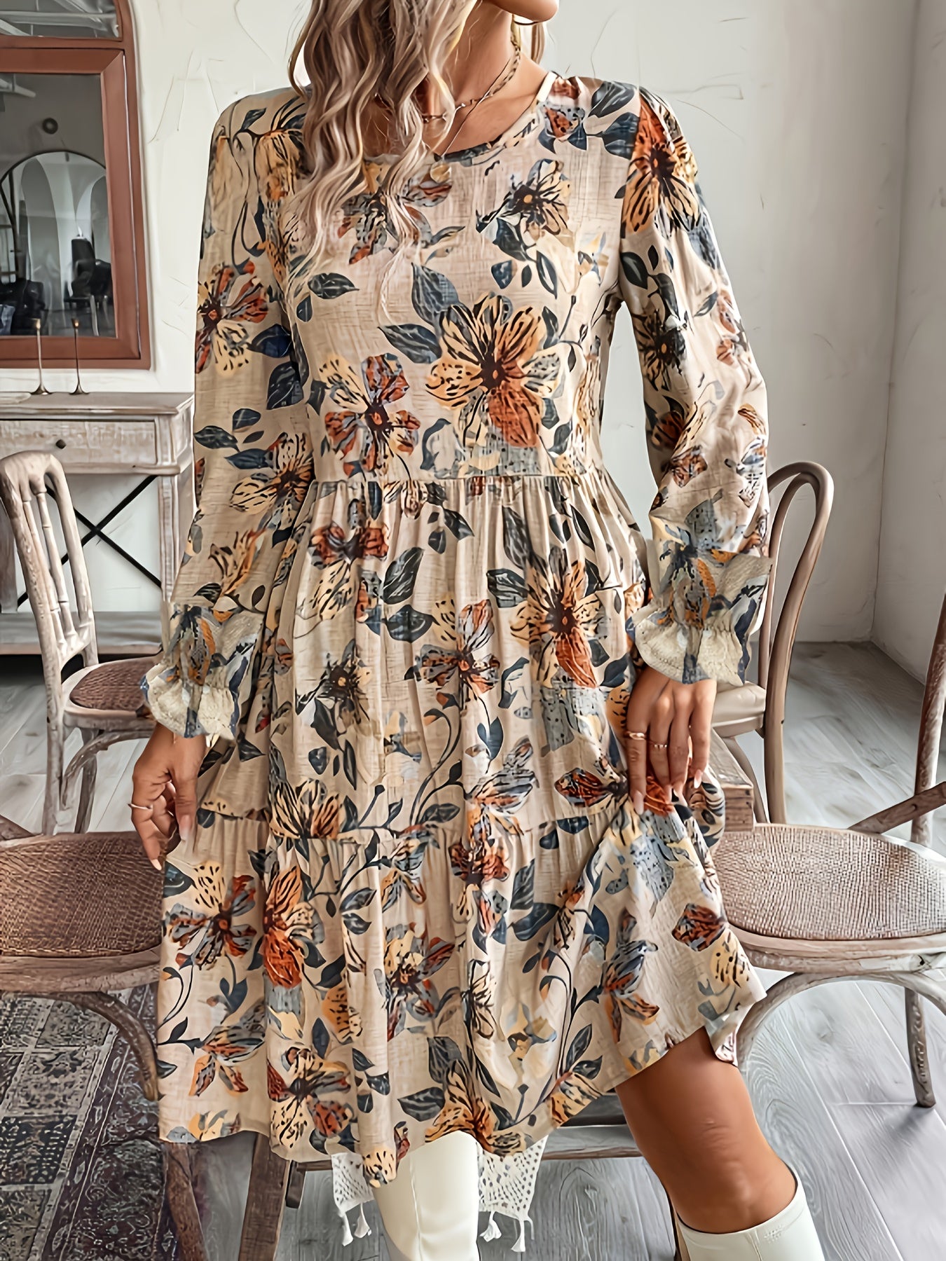 Alida | Damesjurk met bloemenprint en losse zoom en mouwen - Casual Vakantiejurk