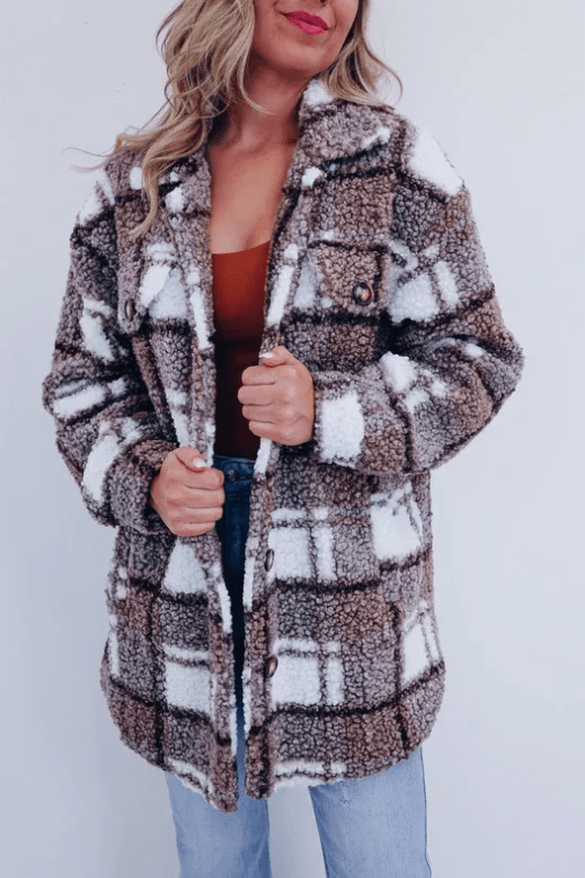 Melyra | Premium wollen fluffy jas voor dames – Lange warme winterjas met knopen