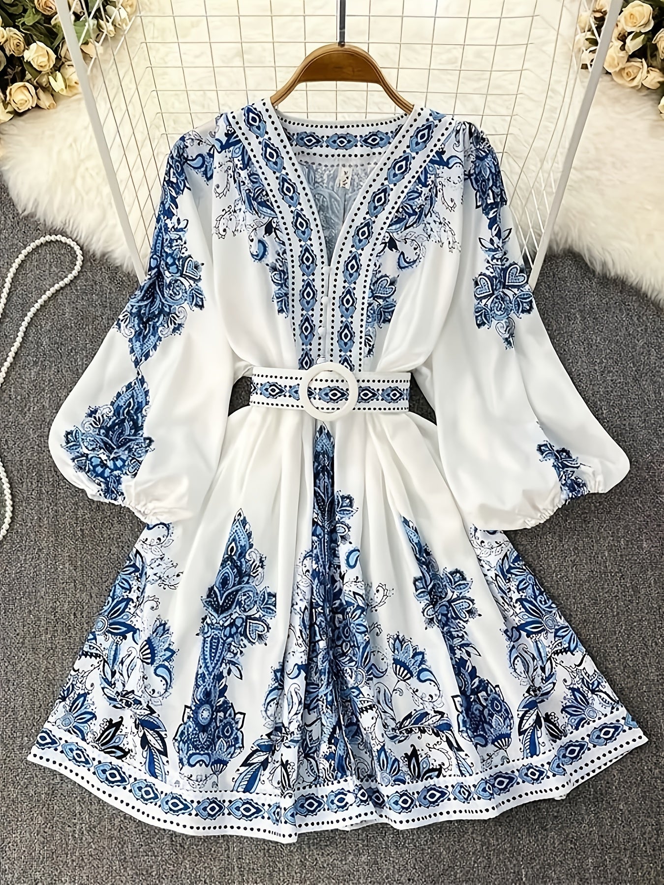 Florica | Vintage bloemenprint jurk met V-hals - Lantaarnmouwen, A-lijn met ceintuur