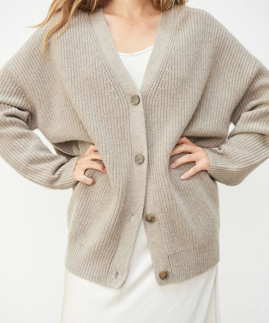 Lucina | Elegant kasjmier vest – Zacht, comfortabel breisel, relaxte pasvorm, tijdloze stijl