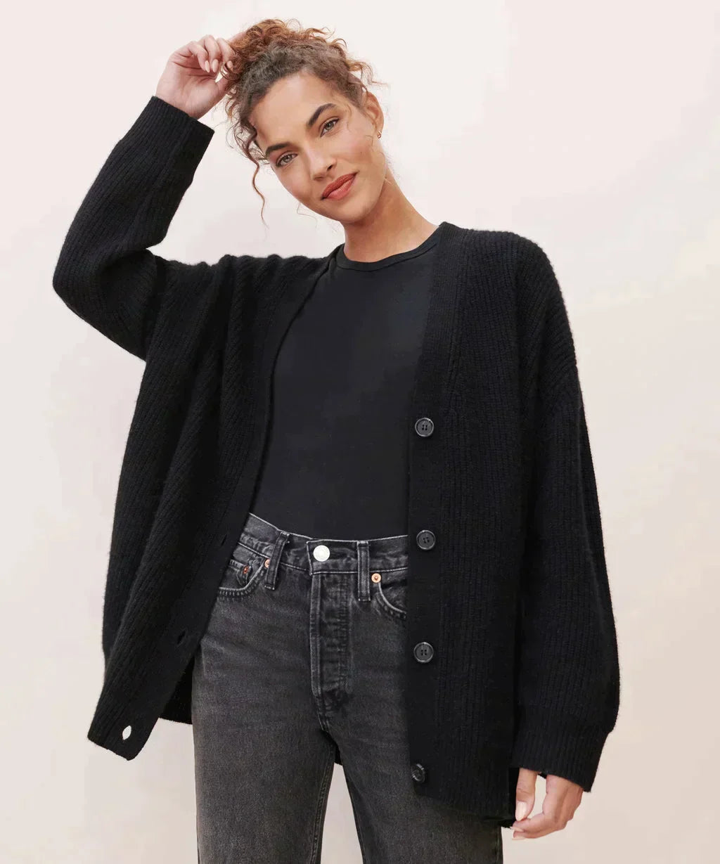 Lucina | Elegant kasjmier vest – Zacht, comfortabel breisel, relaxte pasvorm, tijdloze stijl