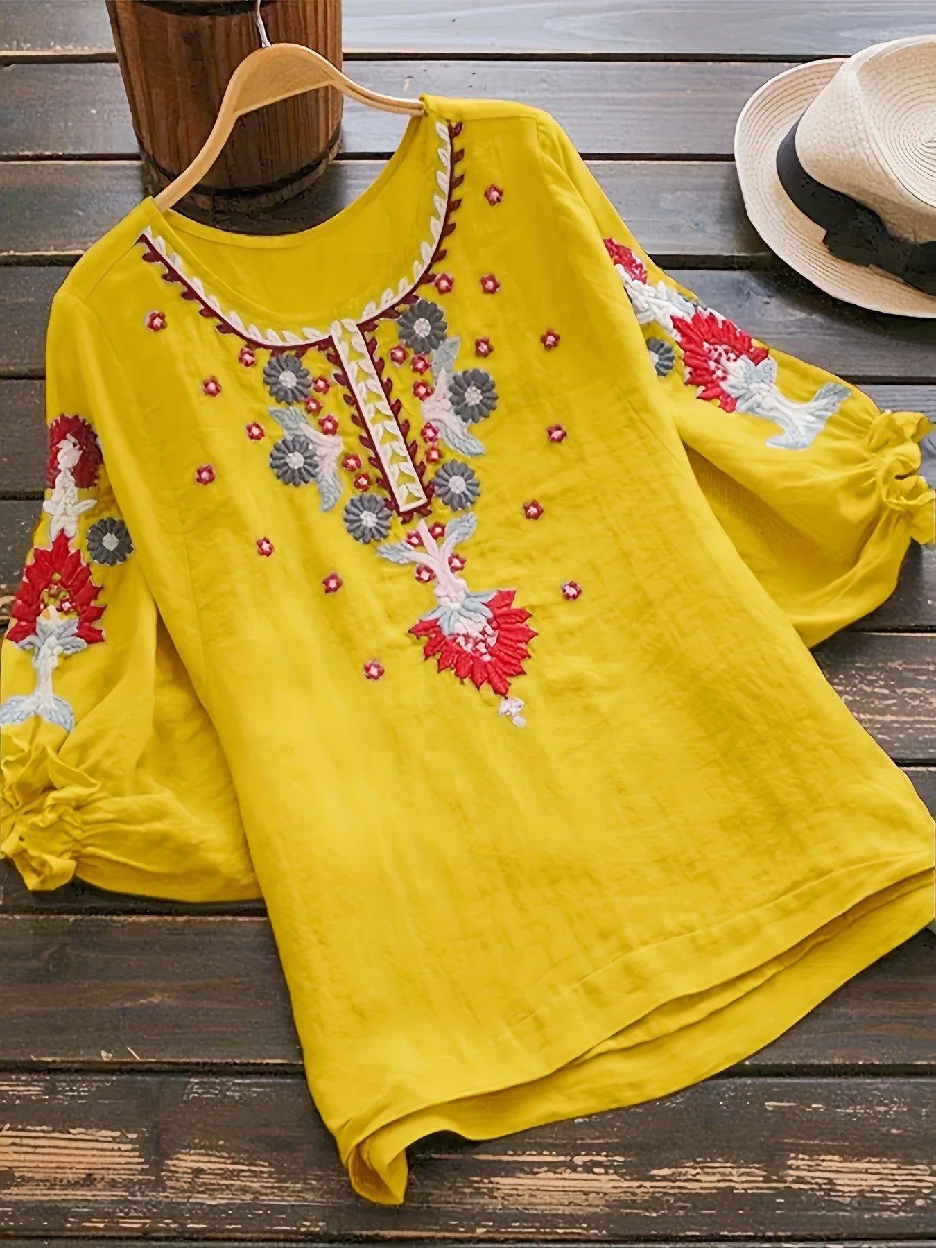Slavenka | Geborduurde Bloemenblouse - Plus Size, Casual Korte Mouw