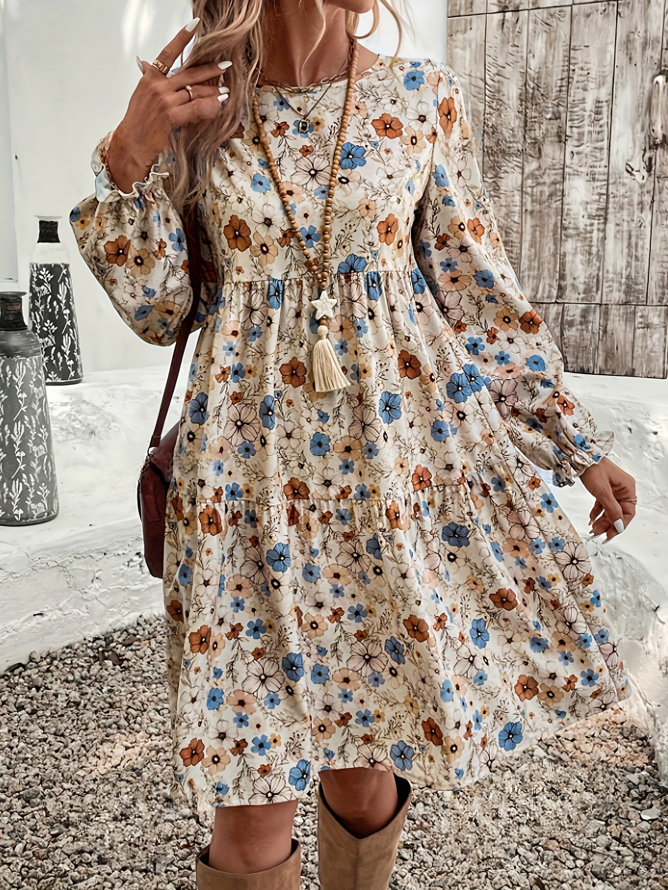 Alida | Damesjurk met bloemenprint en losse zoom en mouwen - Casual Vakantiejurk