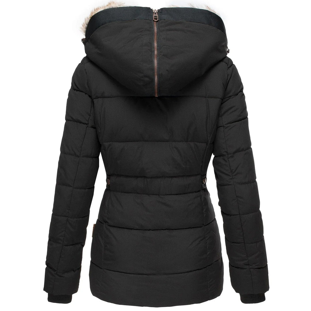 Dorte | Damespufferjas met capuchon en nepbont – Slim fit winterjas, warme gewatteerde bovenkleding