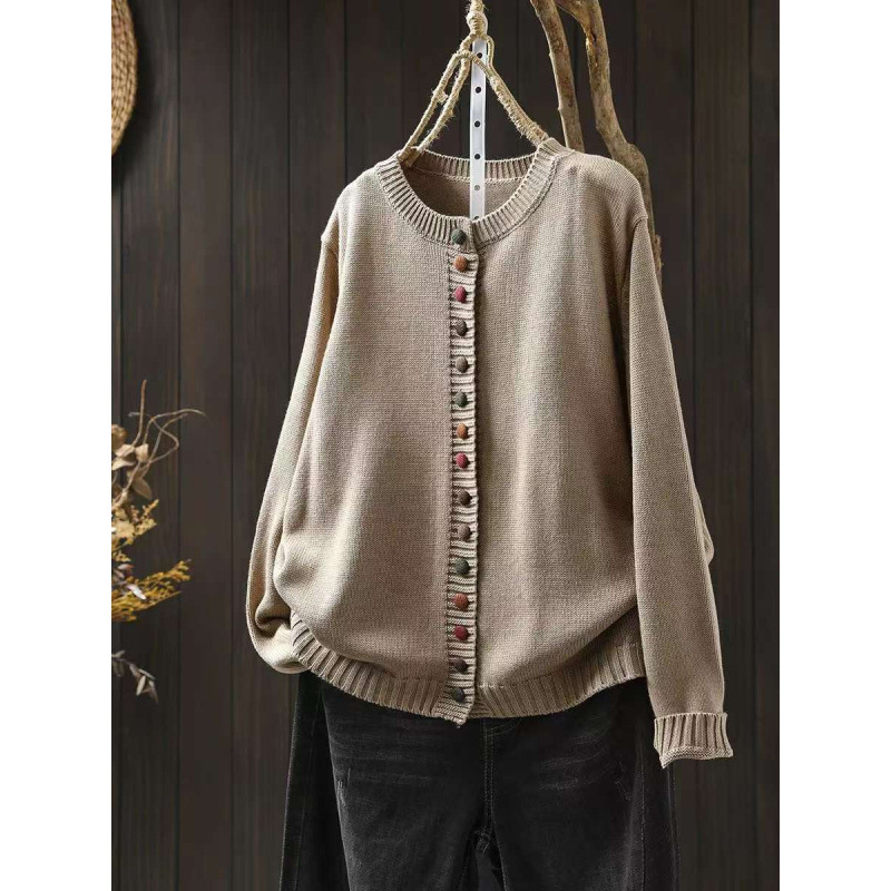 Marietta | Klassieke gebreide trui – Relaxed fit, veelkleurige knopen, zachte warme gebreide pullover