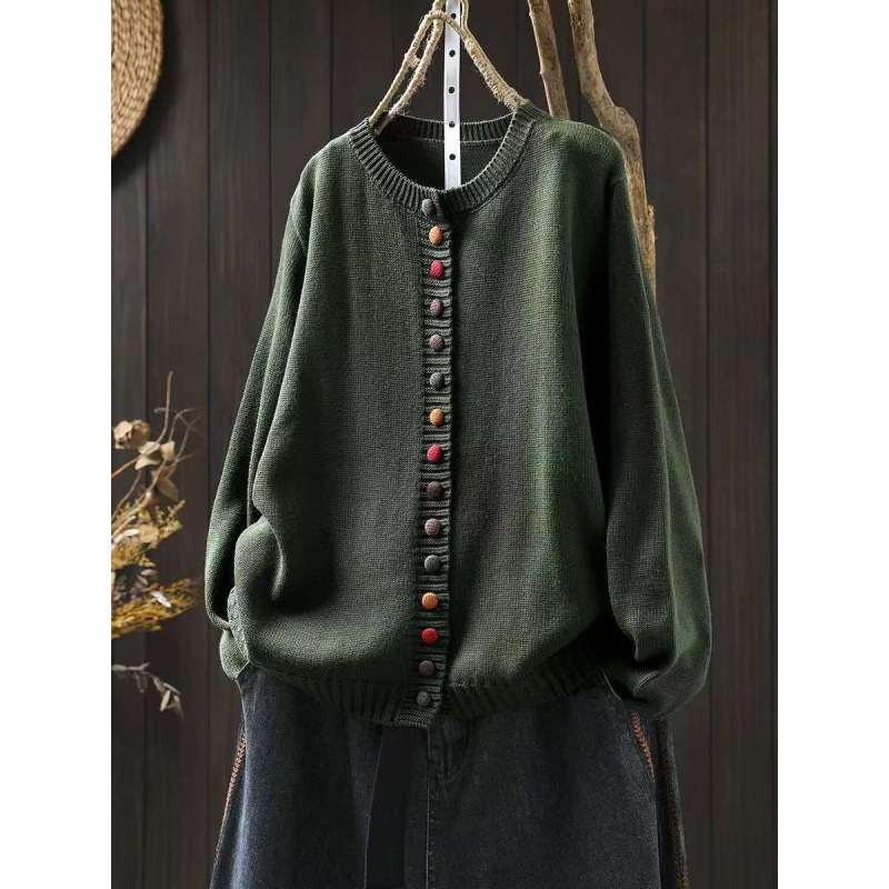 Marietta | Klassieke gebreide trui – Relaxed fit, veelkleurige knopen, zachte warme gebreide pullover