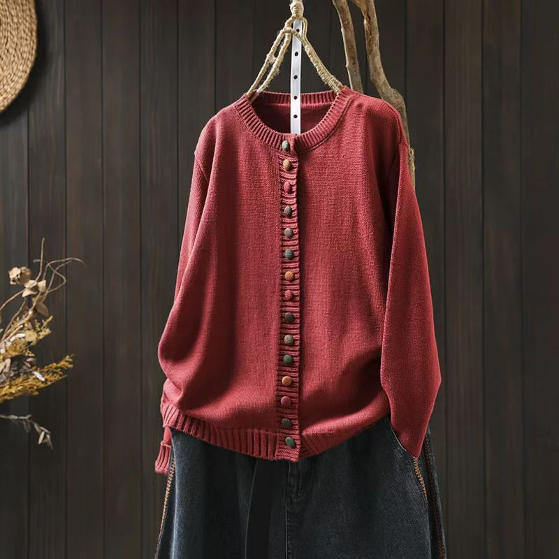 Marietta | Klassieke gebreide trui – Relaxed fit, veelkleurige knopen, zachte warme gebreide pullover