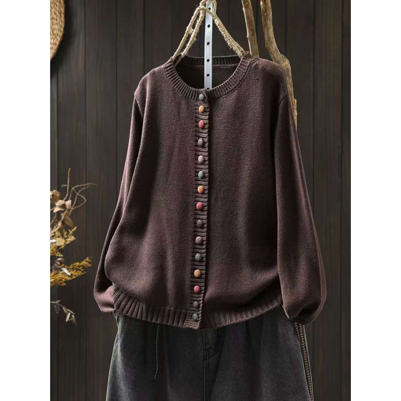 Marietta | Klassieke gebreide trui – Relaxed fit, veelkleurige knopen, zachte warme gebreide pullover