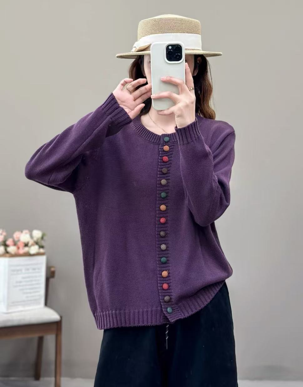 Marietta | Klassieke gebreide trui – Relaxed fit, veelkleurige knopen, zachte warme gebreide pullover