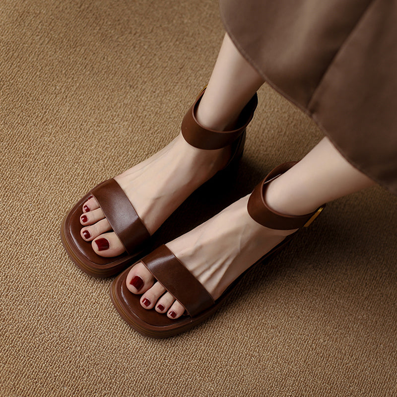 Falina | Leren sandalen met middelhoge hak en dubbele riem en gespsluiting - comfortabel en stijlvol