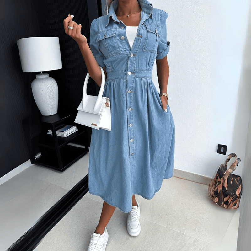 Tahlina | Lichtblauwe denim shirtjurk voor dames, casual jurk met knopen en korte mouwen