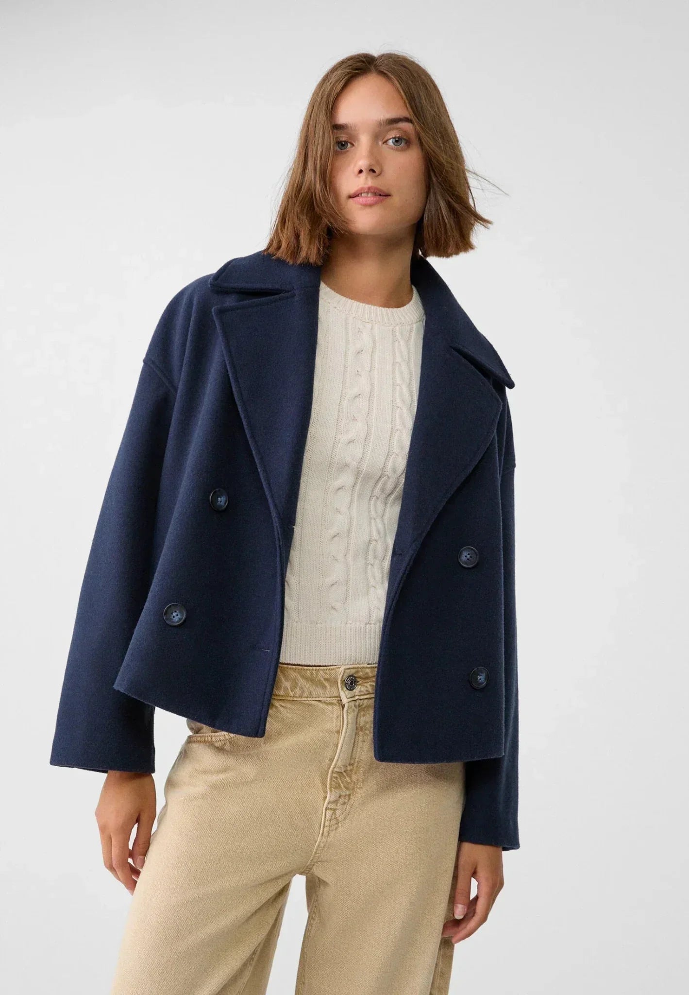 Xaviera | Korte winterjas voor dames met dubbele knoopsluiting – jas van wolmix met brede revers