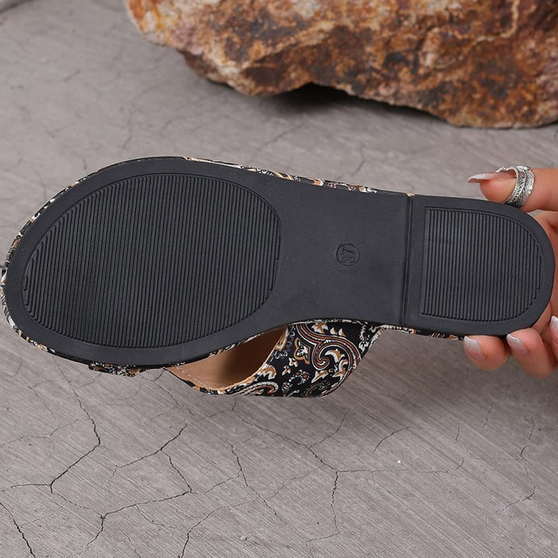 Ethniq | Flat Sandalen met Teenlus en Kleurrijke Print voor dames - Etnisch Festival Schoeisel