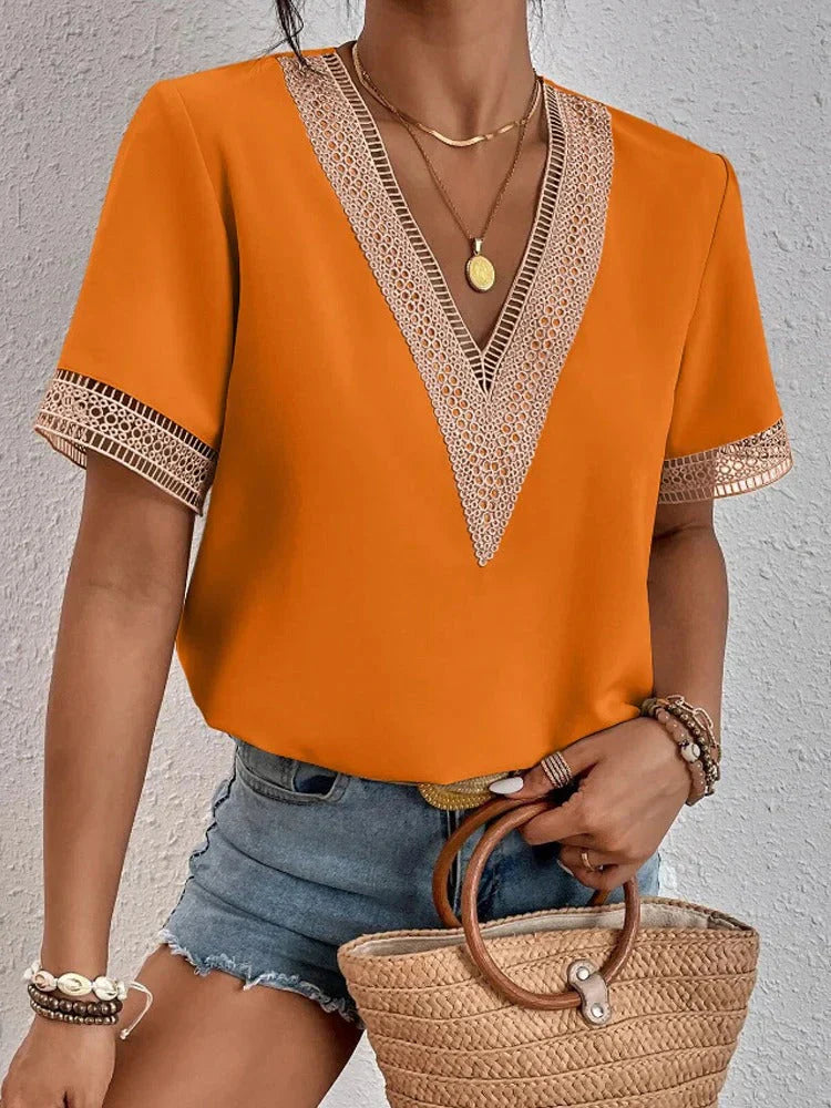Elvessa | Elegante V-hals Kanten Blouse - Korte Mouw, Uitgeholde Rand