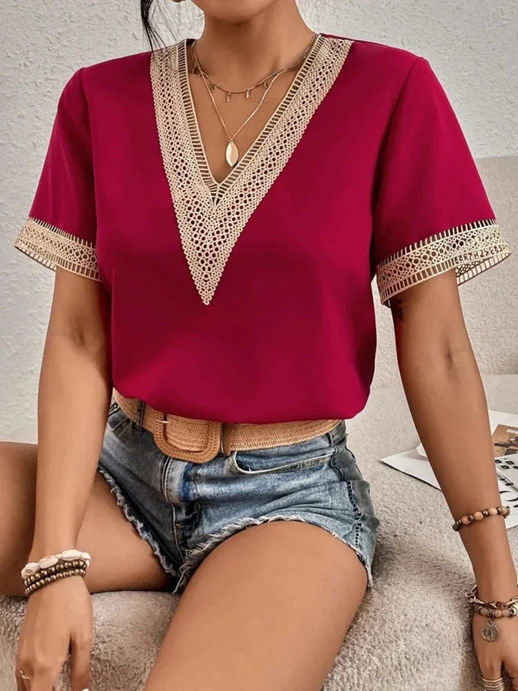 Elvessa | Elegante V-hals Kanten Blouse - Korte Mouw, Uitgeholde Rand